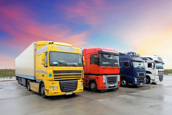 Refinanciamento de caminhão: uma estratégia inteligente para superar obstáculos financeiros, garantindo flexibilidade e continuidade nos negócios.